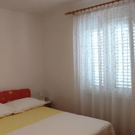 Apartman Iva *