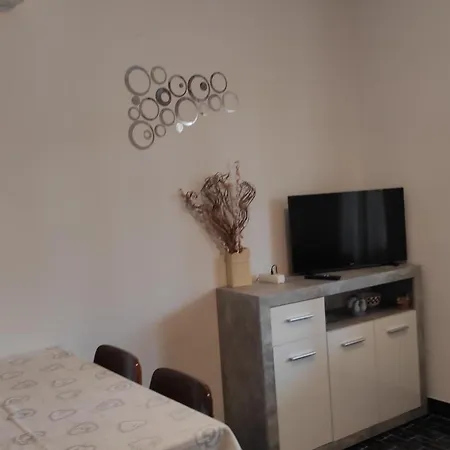 Apartman Iva *